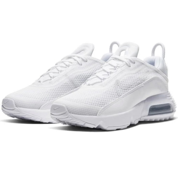 New in box all white nike kids size 5.5 fit7.5 in women - Picture 3 of 3